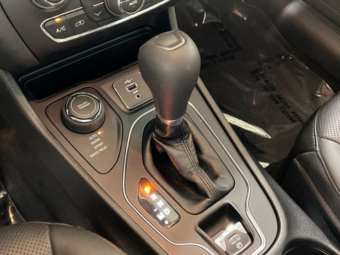 Used 2021 Jeep Cherokee Latitude Lux w/ Sun & Sound Group image 20