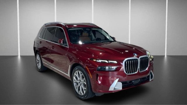 Used 2024 BMW X7 xDrive40i AWD/4WD image 2