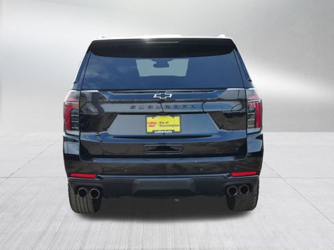 Used 2025 Chevrolet Suburban Z71 image 6