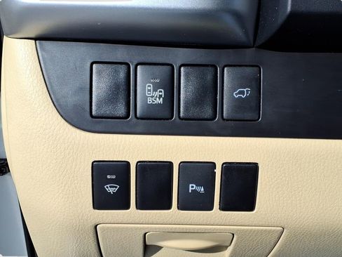 Used 2016 Toyota Highlander Limited image 27