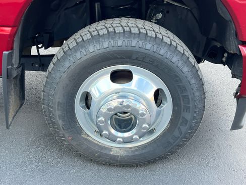 Certified 2025 Ford F350 Platinum image 16