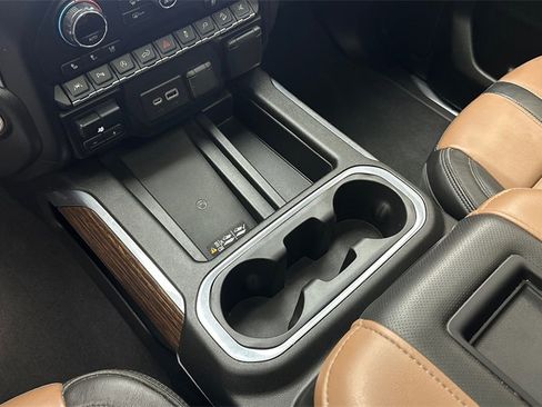 Used 2021 Chevrolet Silverado 1500 High Country w/ Technology Package image 15