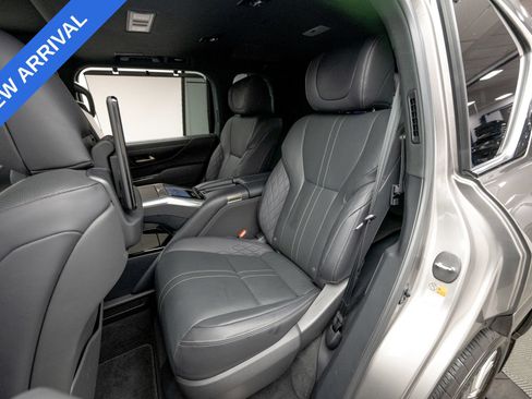 Used 2022 Lexus LX 600 4WD w/ Accessory Package (Z1) image 17