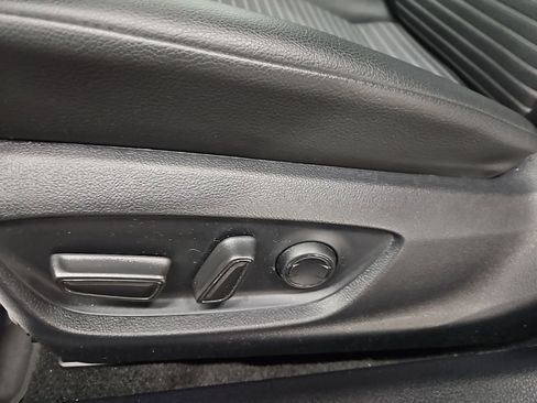 Used 2023 Toyota Camry SE image 13