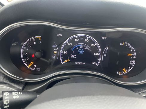 Used 2020 Jeep Grand Cherokee Laredo image 10