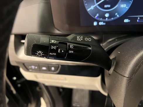 Used 2024 Kia Carnival SX FWD image 40