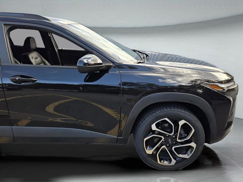 Used 2024 Chevrolet Trax RS image 8