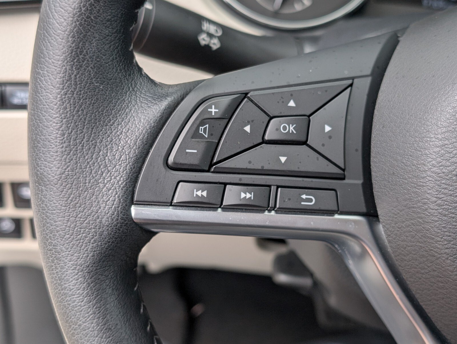 Certified 2022 Nissan Rogue Sport SL FWD image 33