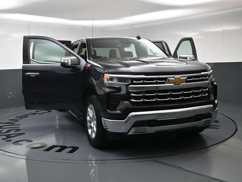 Used 2024 Chevrolet Silverado 1500 LTZ w/ Z71 Off-Road Package AWD/4WD image 22