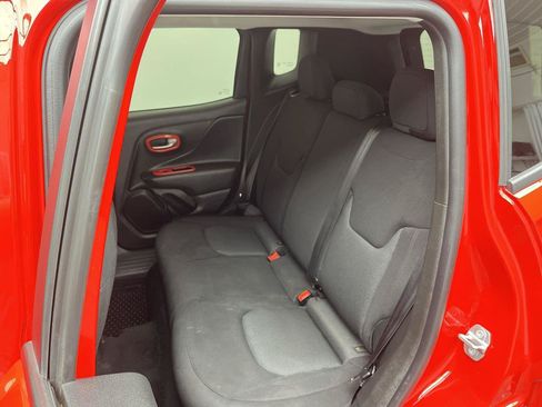 Used 2022 Jeep Renegade Sport w/ Sport Appearance Group AWD/4WD image 10