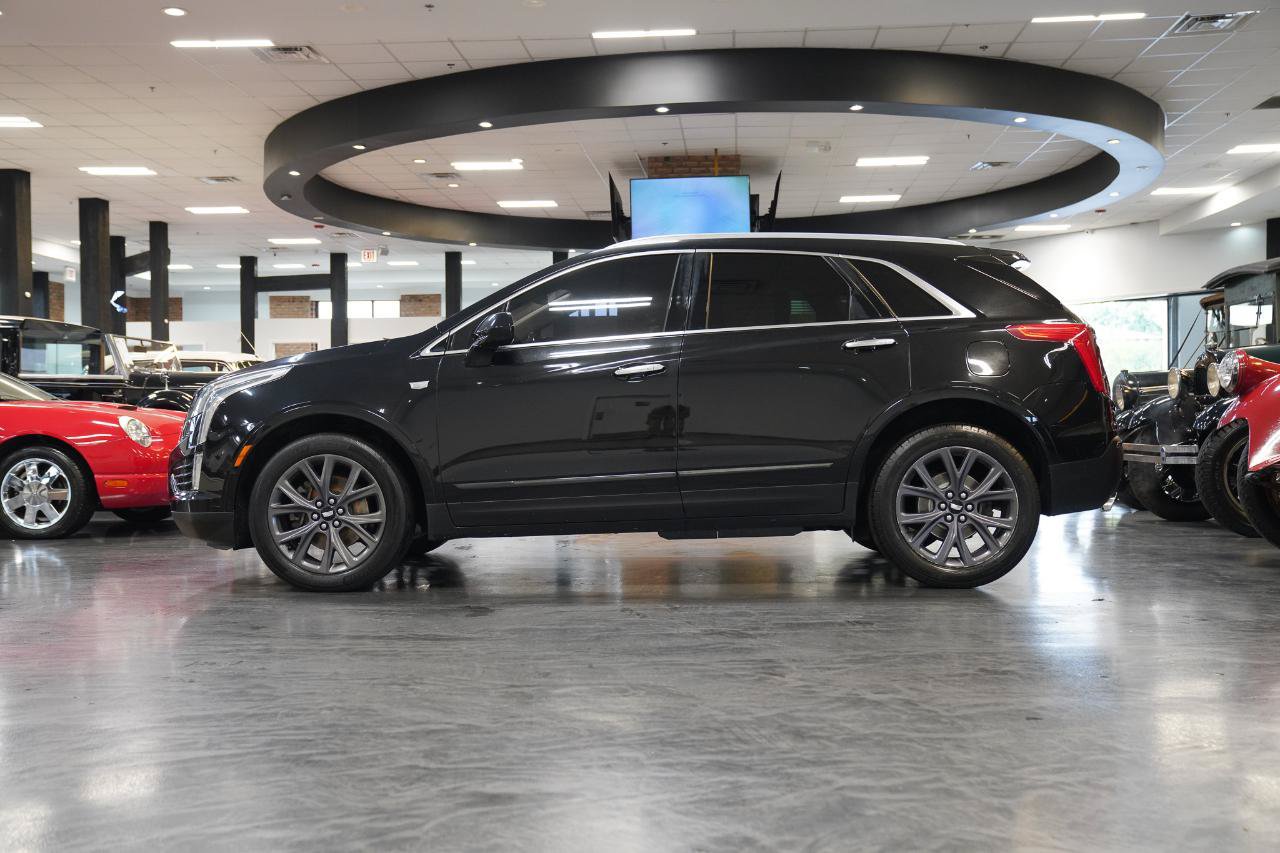 Used 2018 Cadillac XT5 Luxury w/ LPO, Black Ice Package FWD image 6