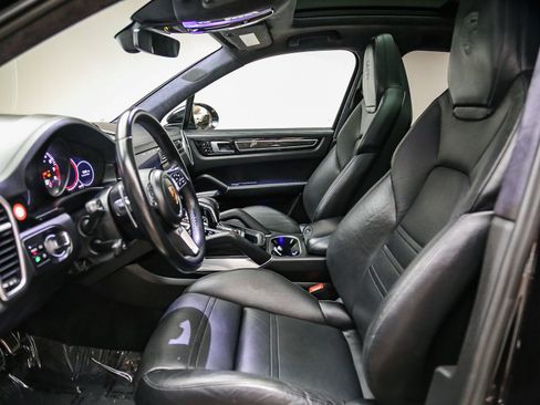 Certified 2020 Porsche Cayenne Turbo AWD/4WD image 24
