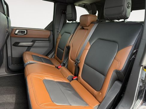 Used 2024 Ford Bronco Outer Banks AWD/4WD image 13