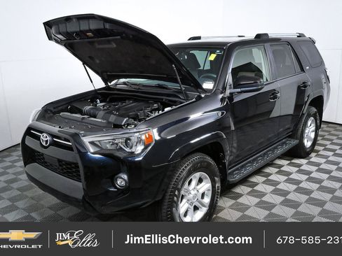 Used 2021 Toyota 4Runner SR5 AWD/4WD image 30