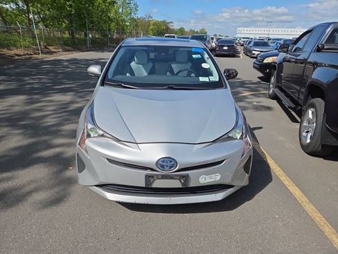 Used 2017 Toyota Prius Four w/ Advanced Technology Package FWD image 4