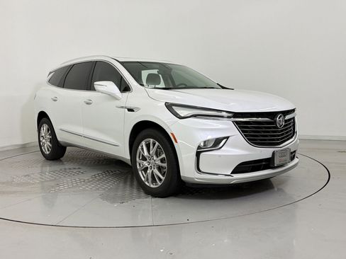 Used 2023 Buick Enclave Premium w/ Experience Buick Package FWD image 7