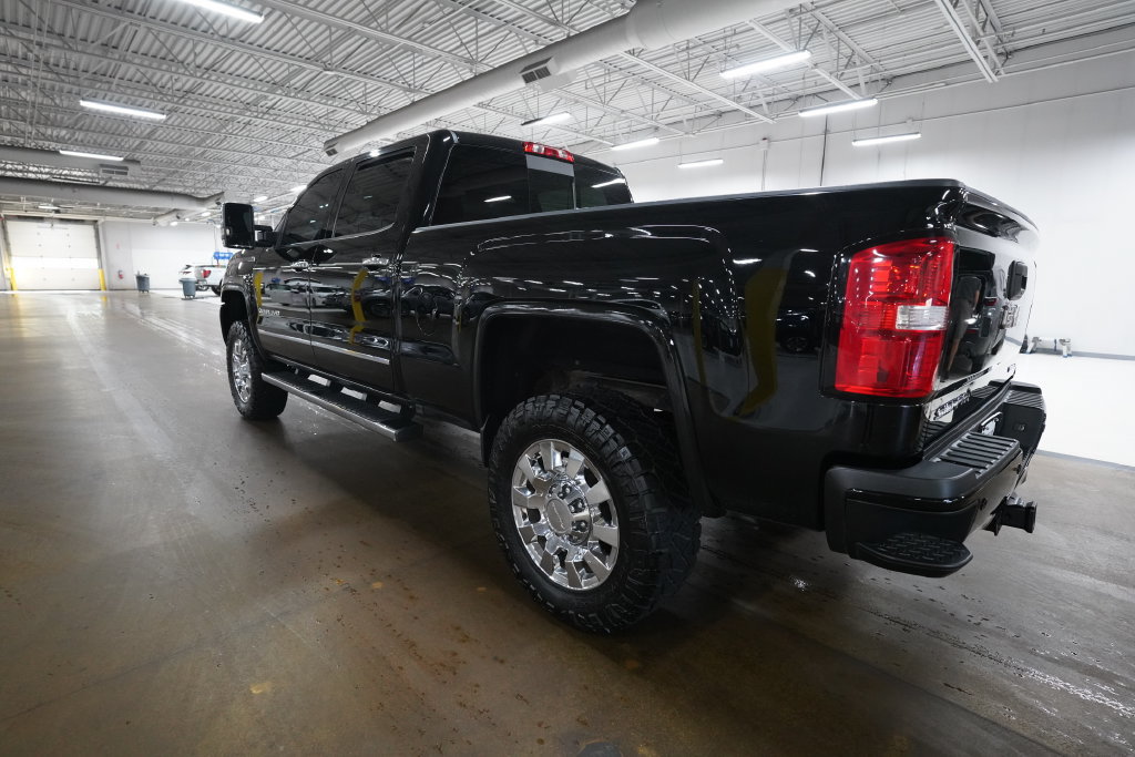 Used 2016 GMC Sierra 2500 Denali w/ Driver Alert Package AWD/4WD image 30