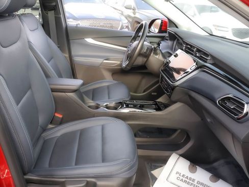 Used 2023 Chevrolet Bolt EUV Premier w/ Sun & Sound Package image 33