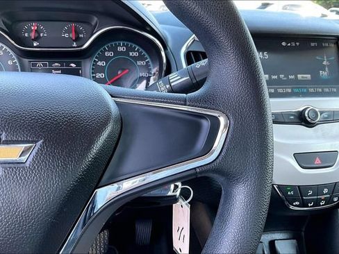 Used 2018 Chevrolet Cruze LS FWD image 19