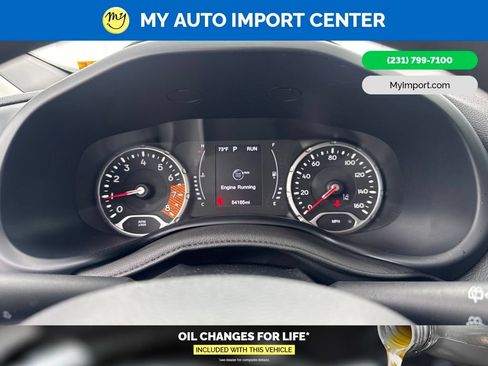 Used 2023 Jeep Renegade Latitude AWD/4WD image 18