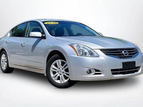 Used 2010 Nissan Altima 2.5 SL w/ SL Pkg FWD image 3