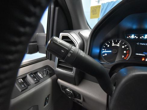 Used 2020 Ford F150 XLT w/ Equipment Group 302A Luxury AWD/4WD image 13