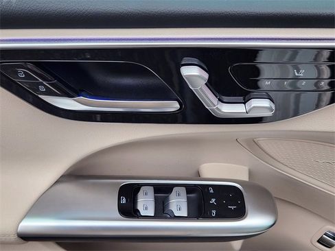New 2025 Mercedes-Benz C 300 4MATIC Sedan image 11