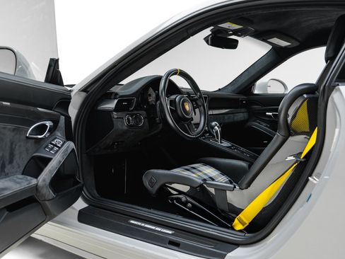 Used 2018 Porsche 911 GT3 RWD image 4