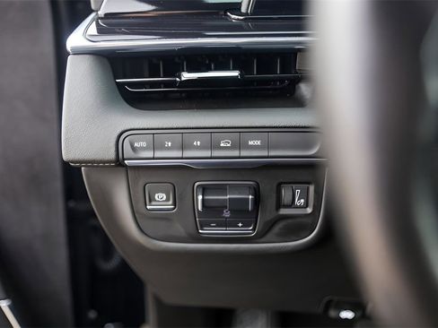 Used 2024 Cadillac Escalade Sport w/ LPO, ONYX Package image 15