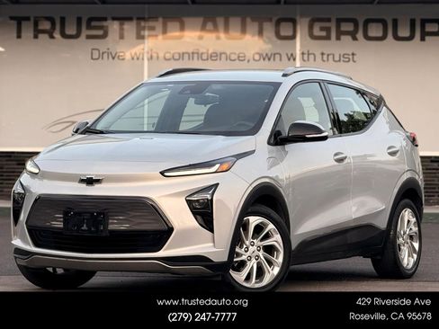 Used 2023 Chevrolet Bolt EUV LT image 1