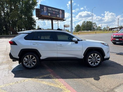 Used 2025 Toyota RAV4 XLE Premium FWD image 5