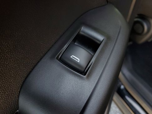 Used 2025 Chevrolet TrailBlazer LT FWD image 13