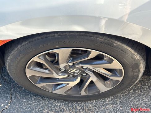 Used 2017 Honda Civic EX image 8
