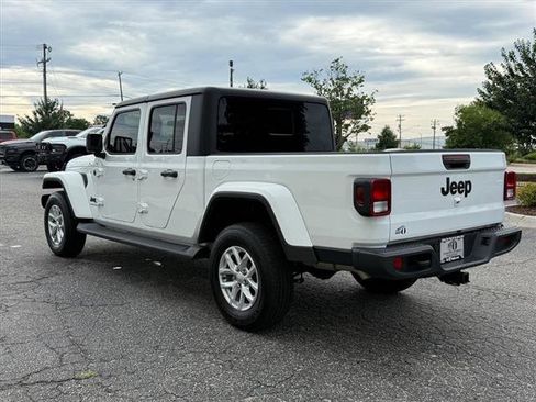 Certified 2023 Jeep Gladiator Sport AWD/4WD image 5