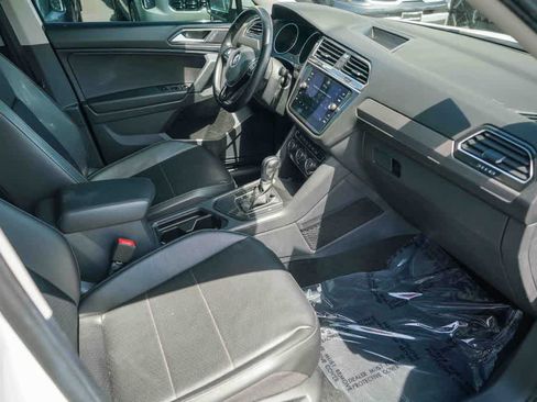 Used 2019 Volkswagen Tiguan SE w/ Panoramic Sunroof Package FWD image 15