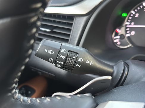 Used 2022 Lexus RX 350L Premium image 35