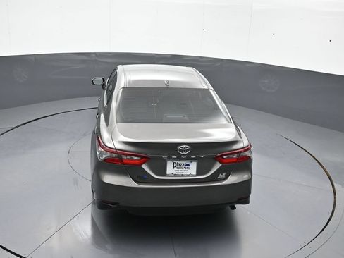 Used 2021 Toyota Camry LE AWD/4WD image 37