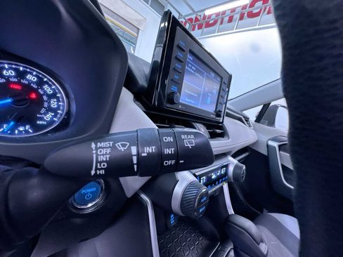 Used 2022 Toyota RAV4 XLE w/ Convenience Package AWD/4WD image 19