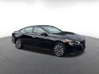 Used 2025 Nissan Altima 2.5 SV FWD video 2