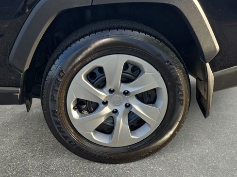 Used 2025 Toyota RAV4 LE image 31