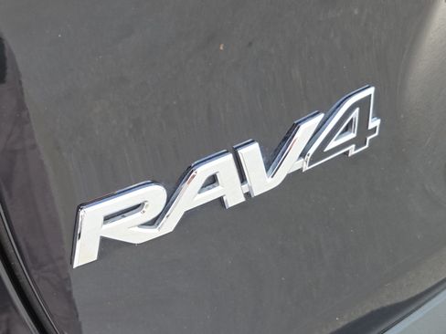 Used 2025 Toyota RAV4 XLE w/ Convenience Package AWD/4WD image 17