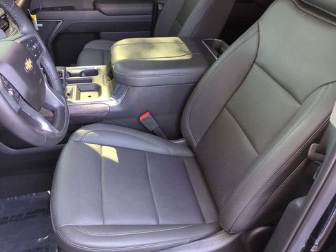 Used 2025 Chevrolet Silverado 1500 LTZ w/ LTZ Premium Package image 17