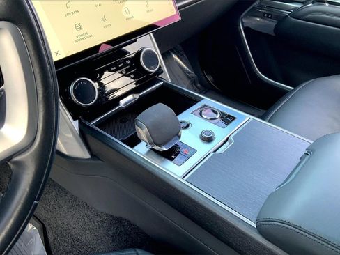 Used 2023 Land Rover Range Rover SE image 16