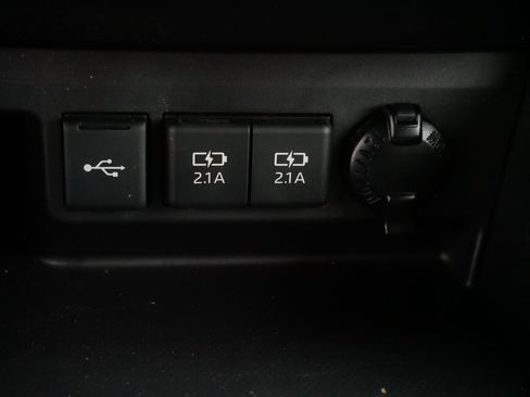 Used 2021 Toyota Highlander Limited image 28