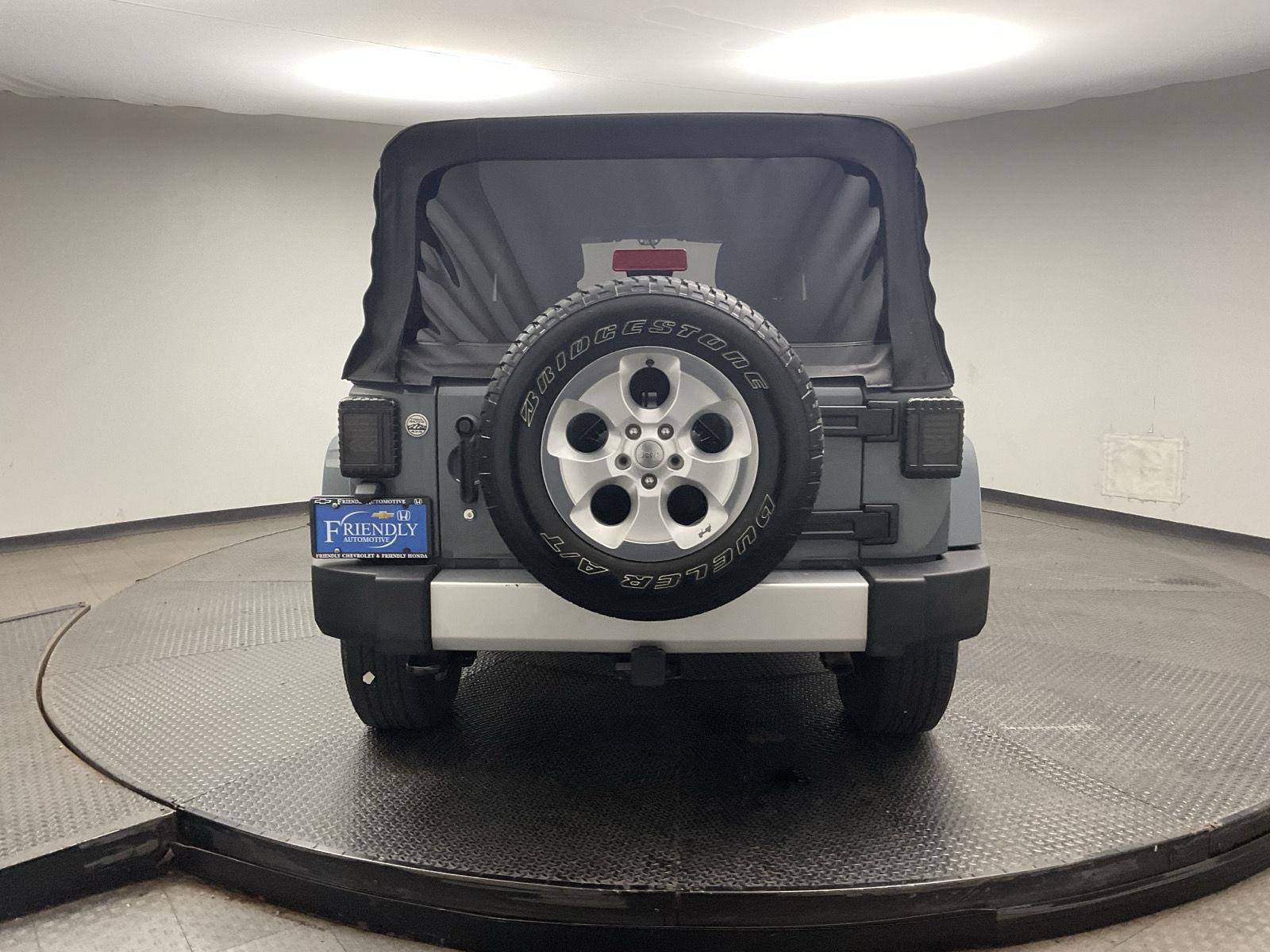 Used 2015 Jeep Wrangler Unlimited Sahara AWD/4WD image 6