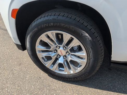 Used 2024 GMC Yukon Denali image 17