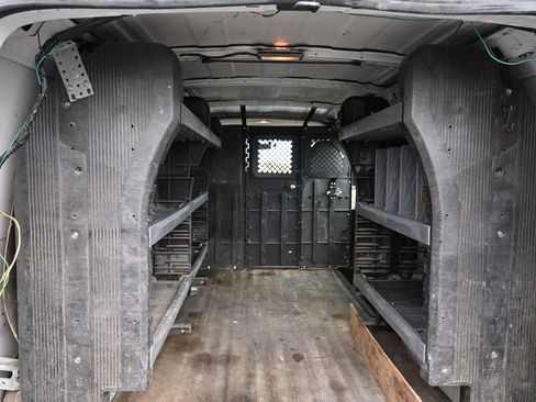 Used 2014 Chevrolet Express 3500 RWD image 15