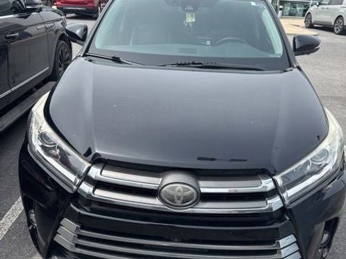 Used 2017 Toyota Highlander Limited Platinum image 5