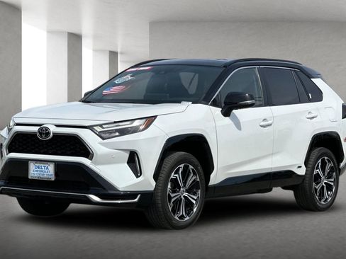 Used 2025 Toyota RAV4 XSE w/ Premium Package AWD/4WD image 8
