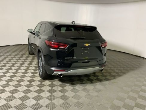 Used 2025 Chevrolet Blazer LT AWD/4WD image 9